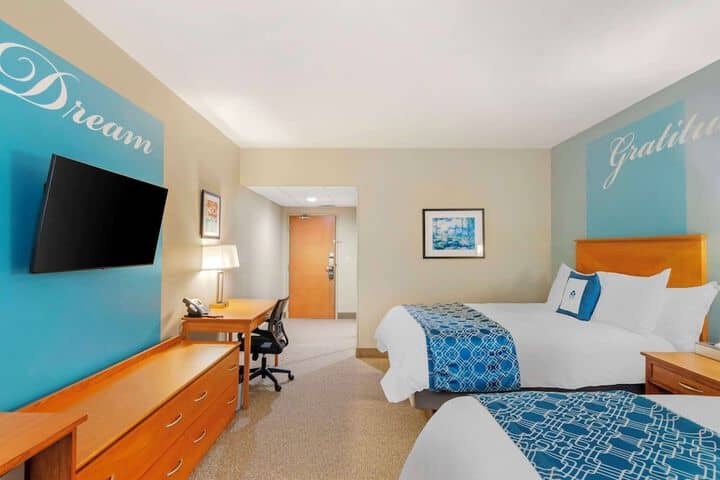 Room 32 of 82